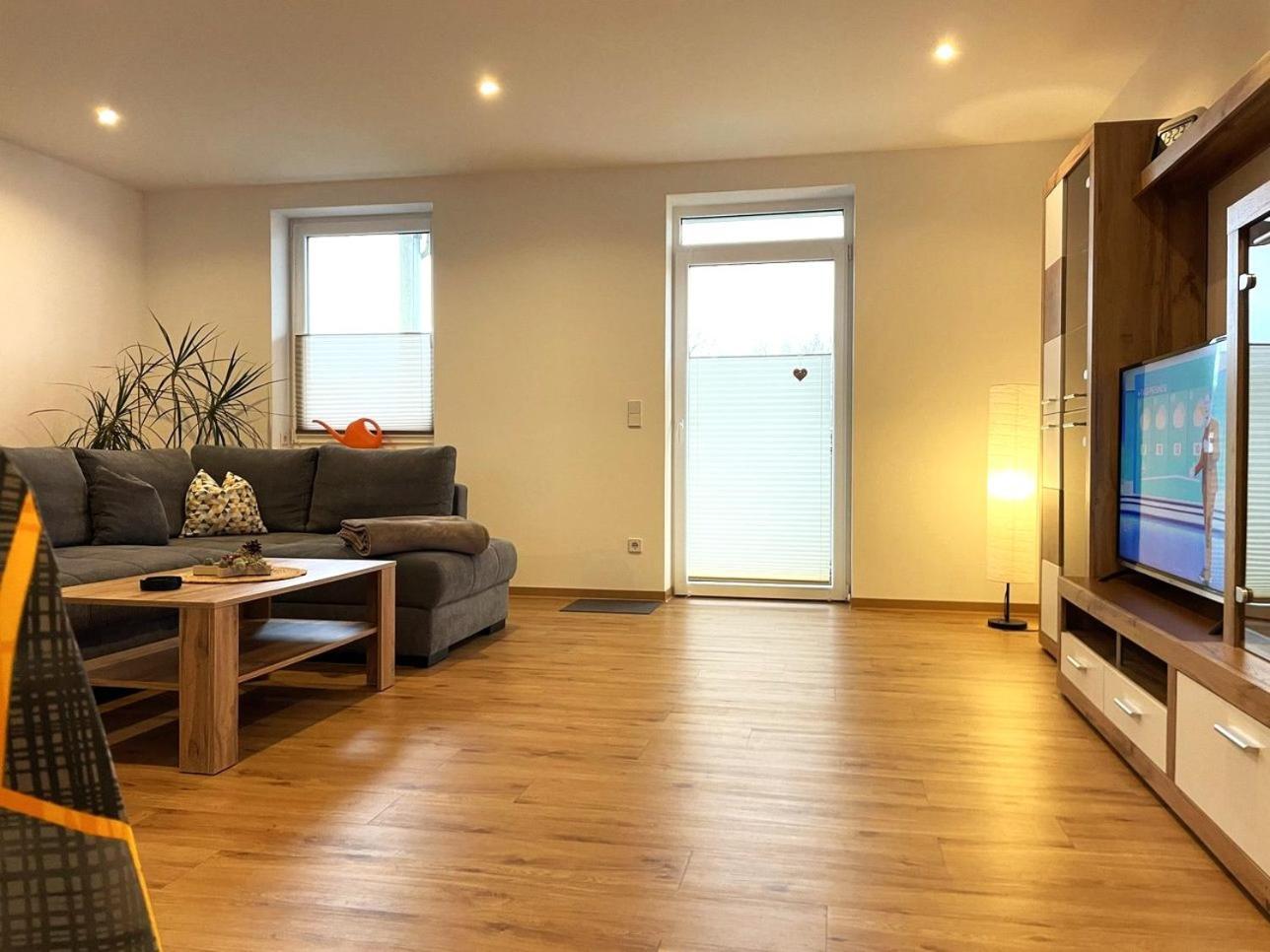 Stadtoase Geraeumige Gaestewohnungen Mit Balkon, Komfort, Modernitaet Und Ruhe, Fuer Monteure Geeignet, Free Wifi Frankenberg 外观 照片